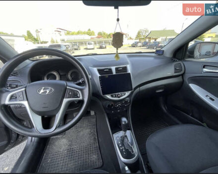 Серый Хендай Акцент, объемом двигателя 1.6 л и пробегом 104 тыс. км за 8300 $, фото 4 на Automoto.ua