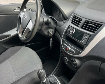 Хендай Акцент 2012 в Харькове на Automoto.ua Серый Хендай Акцент, объемом двигателя 1.4 л и пробегом 235 тыс. км за 5850 $, фото 11 на Automoto.ua