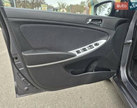 Серый Хендай Акцент, объемом двигателя 1.6 л и пробегом 90 тыс. км за 9650 $, фото 42 на Automoto.ua