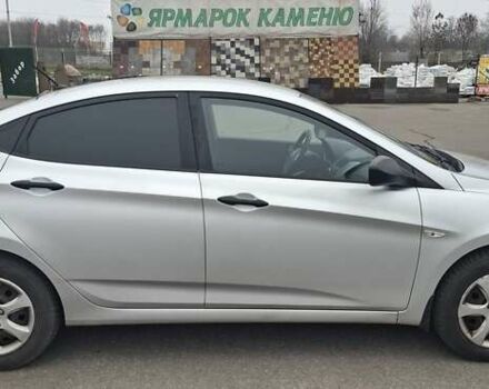 Серый Хендай Акцент, объемом двигателя 1.4 л и пробегом 220 тыс. км за 7000 $, фото 2 на Automoto.ua