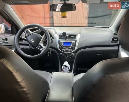Сірий Хендай Акцент, об'ємом двигуна 1.4 л та пробігом 158 тис. км за 9000 $, фото 4 на Automoto.ua