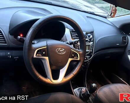 Серый Хендай Акцент, объемом двигателя 1.4 л и пробегом 191 тыс. км за 6600 $, фото 4 на Automoto.ua