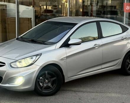 Серый Хендай Акцент, объемом двигателя 1.6 л и пробегом 124 тыс. км за 8500 $, фото 6 на Automoto.ua