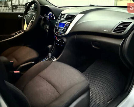 Серый Хендай Акцент, объемом двигателя 1.6 л и пробегом 124 тыс. км за 8500 $, фото 17 на Automoto.ua