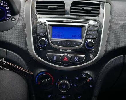 Серый Хендай Акцент, объемом двигателя 1.6 л и пробегом 173 тыс. км за 6500 $, фото 2 на Automoto.ua