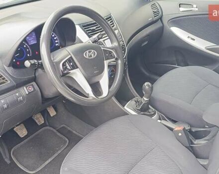 Серый Хендай Акцент, объемом двигателя 1.6 л и пробегом 152 тыс. км за 7300 $, фото 6 на Automoto.ua