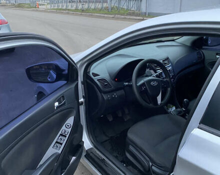 Серый Хендай Акцент, объемом двигателя 1.4 л и пробегом 170 тыс. км за 6800 $, фото 16 на Automoto.ua