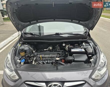 Серый Хендай Акцент, объемом двигателя 1.6 л и пробегом 90 тыс. км за 9650 $, фото 60 на Automoto.ua