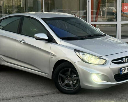 Серый Хендай Акцент, объемом двигателя 1.6 л и пробегом 124 тыс. км за 8500 $, фото 5 на Automoto.ua