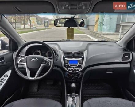 Серый Хендай Акцент, объемом двигателя 1.6 л и пробегом 90 тыс. км за 9650 $, фото 54 на Automoto.ua