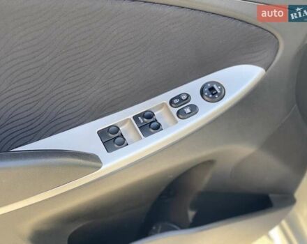 Серый Хендай Акцент, объемом двигателя 1.4 л и пробегом 128 тыс. км за 7990 $, фото 11 на Automoto.ua