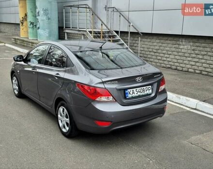 Серый Хендай Акцент, объемом двигателя 1.6 л и пробегом 90 тыс. км за 9650 $, фото 2 на Automoto.ua