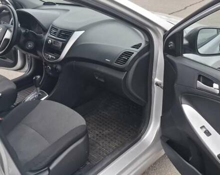 Серый Хендай Акцент, объемом двигателя 1.4 л и пробегом 220 тыс. км за 7000 $, фото 5 на Automoto.ua