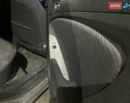 Серый Хендай Акцент, объемом двигателя 1.4 л и пробегом 157 тыс. км за 4777 $, фото 5 на Automoto.ua