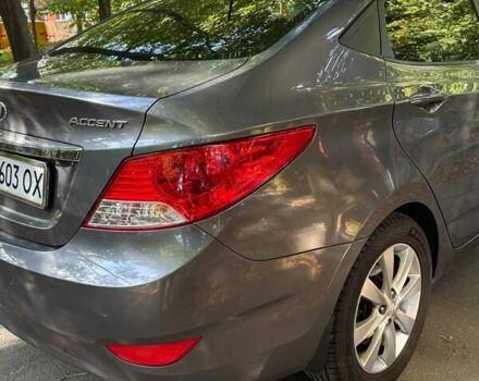 Серый Хендай Акцент, объемом двигателя 1.6 л и пробегом 105 тыс. км за 8300 $, фото 7 на Automoto.ua