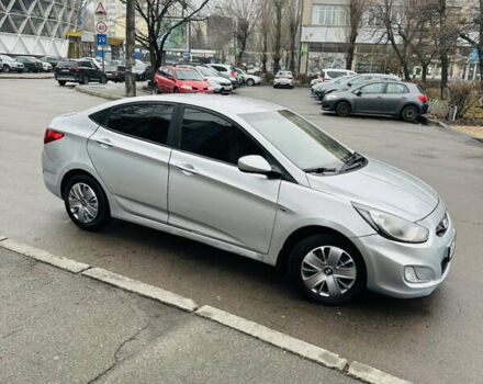 Серый Хендай Акцент, объемом двигателя 1.4 л и пробегом 250 тыс. км за 5400 $, фото 1 на Automoto.ua