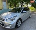 Серый Хендай Акцент, объемом двигателя 1.4 л и пробегом 180 тыс. км за 6550 $, фото 1 на Automoto.ua