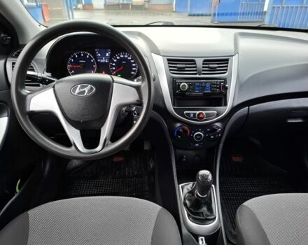 Серый Хендай Акцент, объемом двигателя 1.4 л и пробегом 133 тыс. км за 6500 $, фото 5 на Automoto.ua