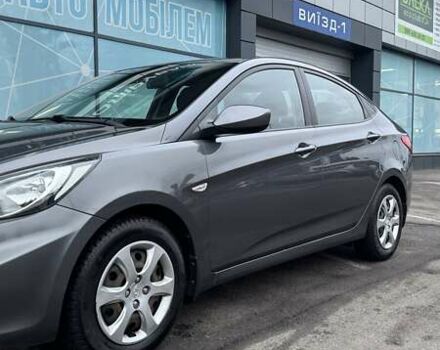 Сірий Хендай Акцент, об'ємом двигуна 1.4 л та пробігом 122 тис. км за 7500 $, фото 3 на Automoto.ua