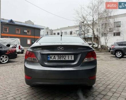 Серый Хендай Акцент, объемом двигателя 1.4 л и пробегом 201 тыс. км за 4950 $, фото 2 на Automoto.ua
