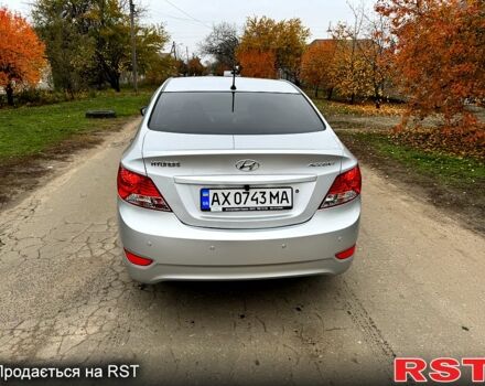 Серый Хендай Акцент, объемом двигателя 1.4 л и пробегом 175 тыс. км за 8000 $, фото 4 на Automoto.ua