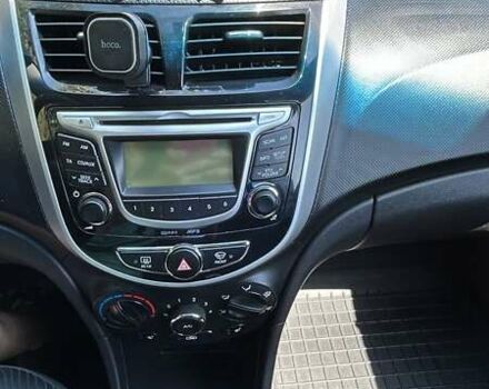 Сірий Хендай Акцент, об'ємом двигуна 1.4 л та пробігом 76 тис. км за 8599 $, фото 22 на Automoto.ua