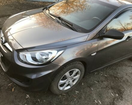 Серый Хендай Акцент, объемом двигателя 1.4 л и пробегом 10 тыс. км за 11000 $, фото 2 на Automoto.ua