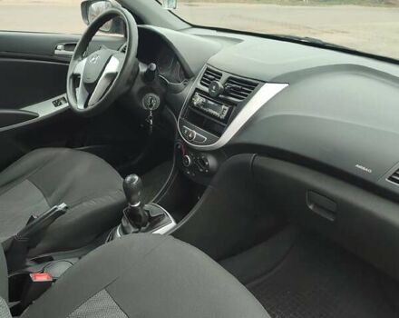 Серый Хендай Акцент, объемом двигателя 1.4 л и пробегом 108 тыс. км за 7500 $, фото 12 на Automoto.ua