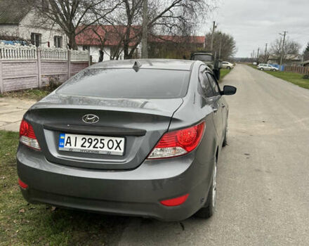 Серый Хендай Акцент, объемом двигателя 1.4 л и пробегом 200 тыс. км за 5750 $, фото 3 на Automoto.ua