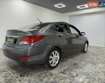 Сірий Хендай Акцент, об'ємом двигуна 1.59 л та пробігом 111 тис. км за 10500 $, фото 3 на Automoto.ua