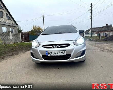 Серый Хендай Акцент, объемом двигателя 1.4 л и пробегом 175 тыс. км за 8000 $, фото 1 на Automoto.ua