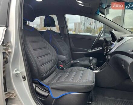 Хендай Акцент 2013 в Киеве на Automoto.ua Серый Хендай Акцент, объемом двигателя 1.4 л и пробегом 104 тыс. км за 7790 $, фото 11 на Automoto.ua