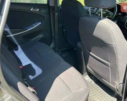 Сірий Хендай Акцент, об'ємом двигуна 1.4 л та пробігом 76 тис. км за 8599 $, фото 21 на Automoto.ua