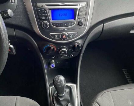 Серый Хендай Акцент, объемом двигателя 1.4 л и пробегом 105 тыс. км за 7200 $, фото 3 на Automoto.ua