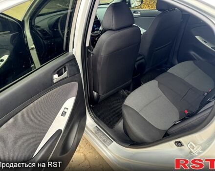 Серый Хендай Акцент, объемом двигателя 1.4 л и пробегом 175 тыс. км за 8000 $, фото 10 на Automoto.ua