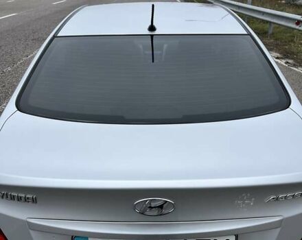 Серый Хендай Акцент, объемом двигателя 1.4 л и пробегом 160 тыс. км за 7800 $, фото 4 на Automoto.ua