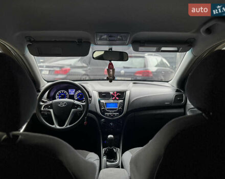 Серый Хендай Акцент, объемом двигателя 1.4 л и пробегом 84 тыс. км за 7800 $, фото 9 на Automoto.ua