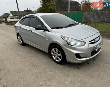 Серый Хендай Акцент, объемом двигателя 1.4 л и пробегом 175 тыс. км за 8000 $, фото 7 на Automoto.ua