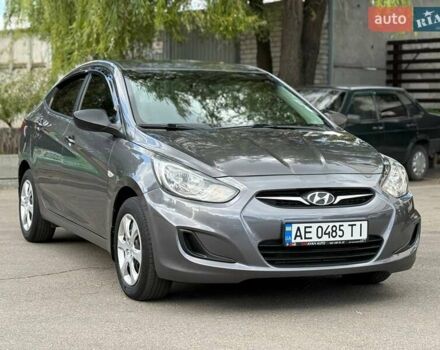 Сірий Хендай Акцент, об'ємом двигуна 1.4 л та пробігом 93 тис. км за 9990 $, фото 10 на Automoto.ua