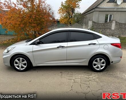 Серый Хендай Акцент, объемом двигателя 1.4 л и пробегом 175 тыс. км за 8000 $, фото 2 на Automoto.ua