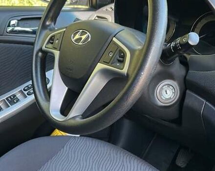 Сірий Хендай Акцент, об'ємом двигуна 1.4 л та пробігом 76 тис. км за 8599 $, фото 24 на Automoto.ua