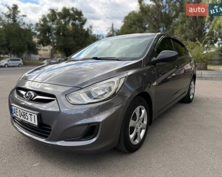 Сірий Хендай Акцент, об'ємом двигуна 1.4 л та пробігом 93 тис. км за 9990 $, фото 2 на Automoto.ua