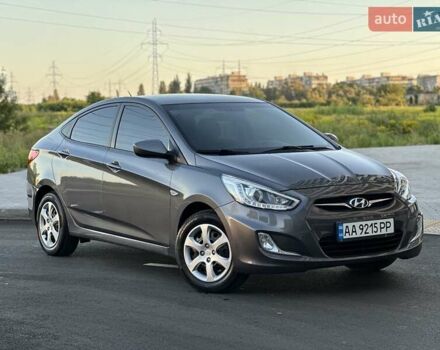Хендай Акцент 2013 у Києві на Automoto.ua Сірий Хендай Акцент, об'ємом двигуна 1.4 л та пробігом 105 тис. км за 7999 $, фото 9 на Automoto.ua