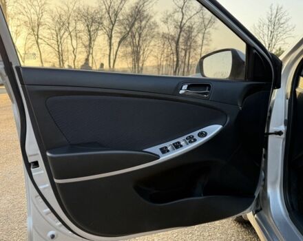 Серый Хендай Акцент, объемом двигателя 1.4 л и пробегом 142 тыс. км за 6900 $, фото 19 на Automoto.ua