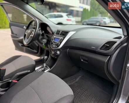 Сірий Хендай Акцент, об'ємом двигуна 1.4 л та пробігом 93 тис. км за 9990 $, фото 22 на Automoto.ua