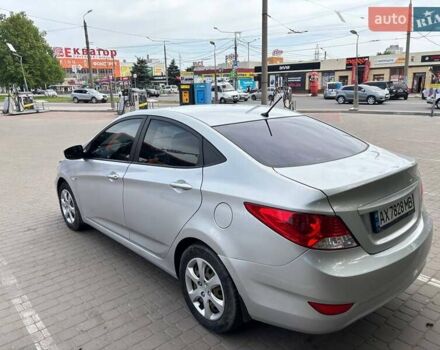 Хендай Акцент 2013 в Киеве на Automoto.ua Серый Хендай Акцент, объемом двигателя 1.4 л и пробегом 104 тыс. км за 7900 $, фото 5 на Automoto.ua