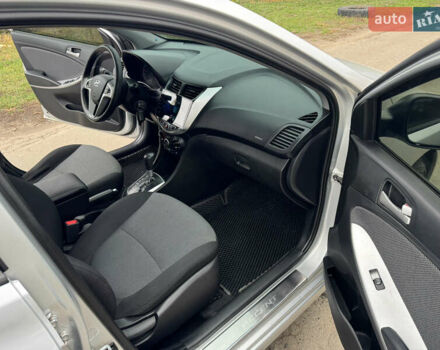 Серый Хендай Акцент, объемом двигателя 1.4 л и пробегом 175 тыс. км за 8000 $, фото 11 на Automoto.ua