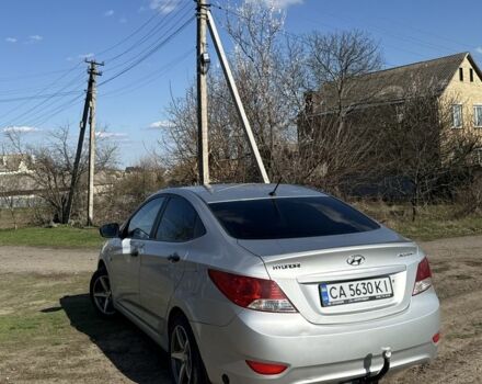 Хендай Акцент 2013 в Корсунь-Шевченковском на Automoto.ua Серый Хендай Акцент, объемом двигателя 1.4 л и пробегом 130 тыс. км за 7000 $, фото 5 на Automoto.ua