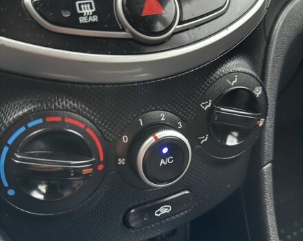 Серый Хендай Акцент, объемом двигателя 1.4 л и пробегом 191 тыс. км за 5450 $, фото 18 на Automoto.ua