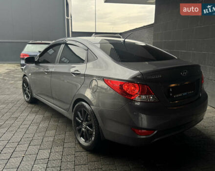 Серый Хендай Акцент, объемом двигателя 1.4 л и пробегом 84 тыс. км за 7800 $, фото 6 на Automoto.ua